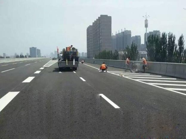 哈爾濱冷漆劃線 禁停網(wǎng)格劃線